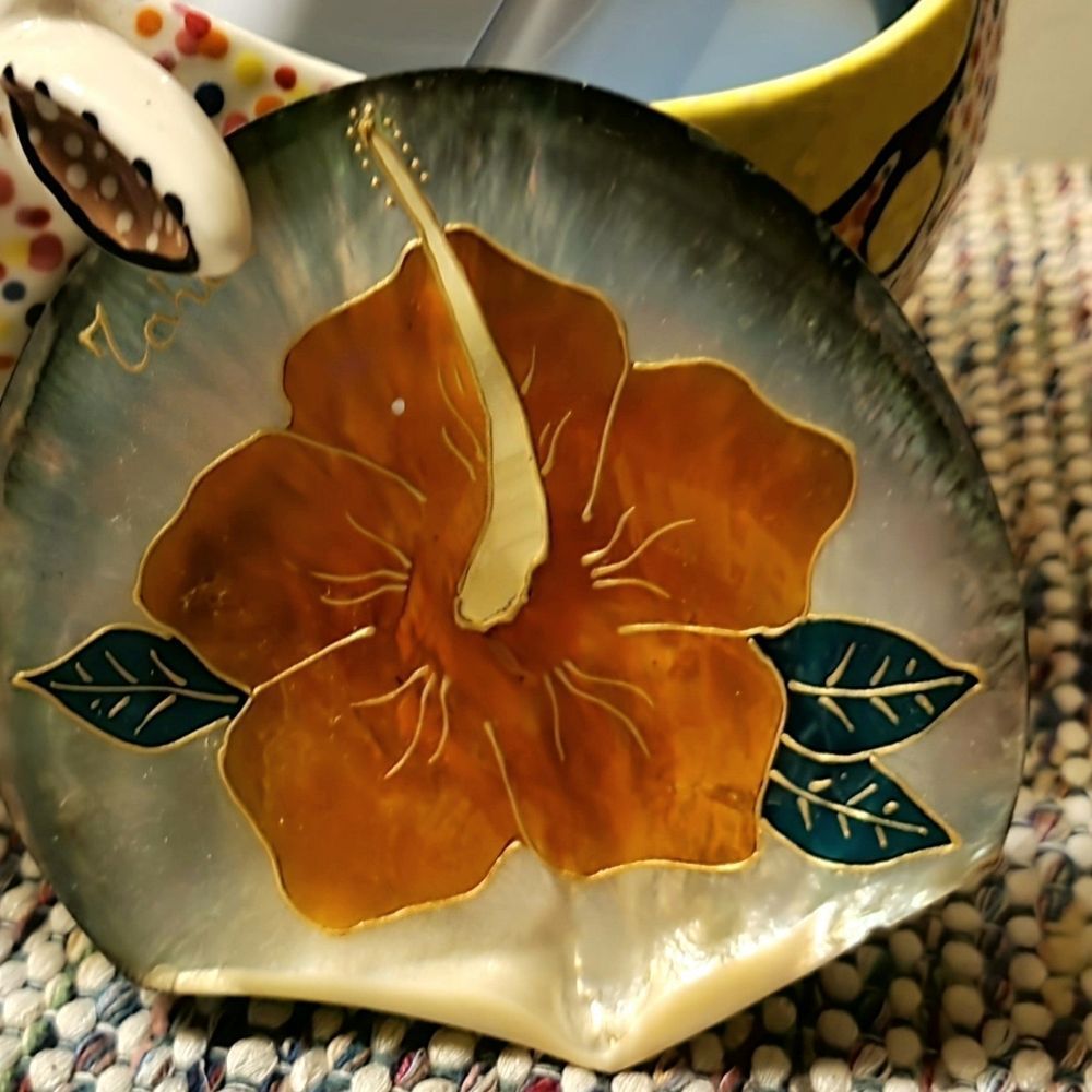 ZAHITI ~ Artisan Artist Signed Hibiscus Flower Naural Ocean Shell 1